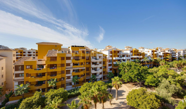 Odsprzedaż - Mieszkanie w bloku - Torrevieja - Punta Prima