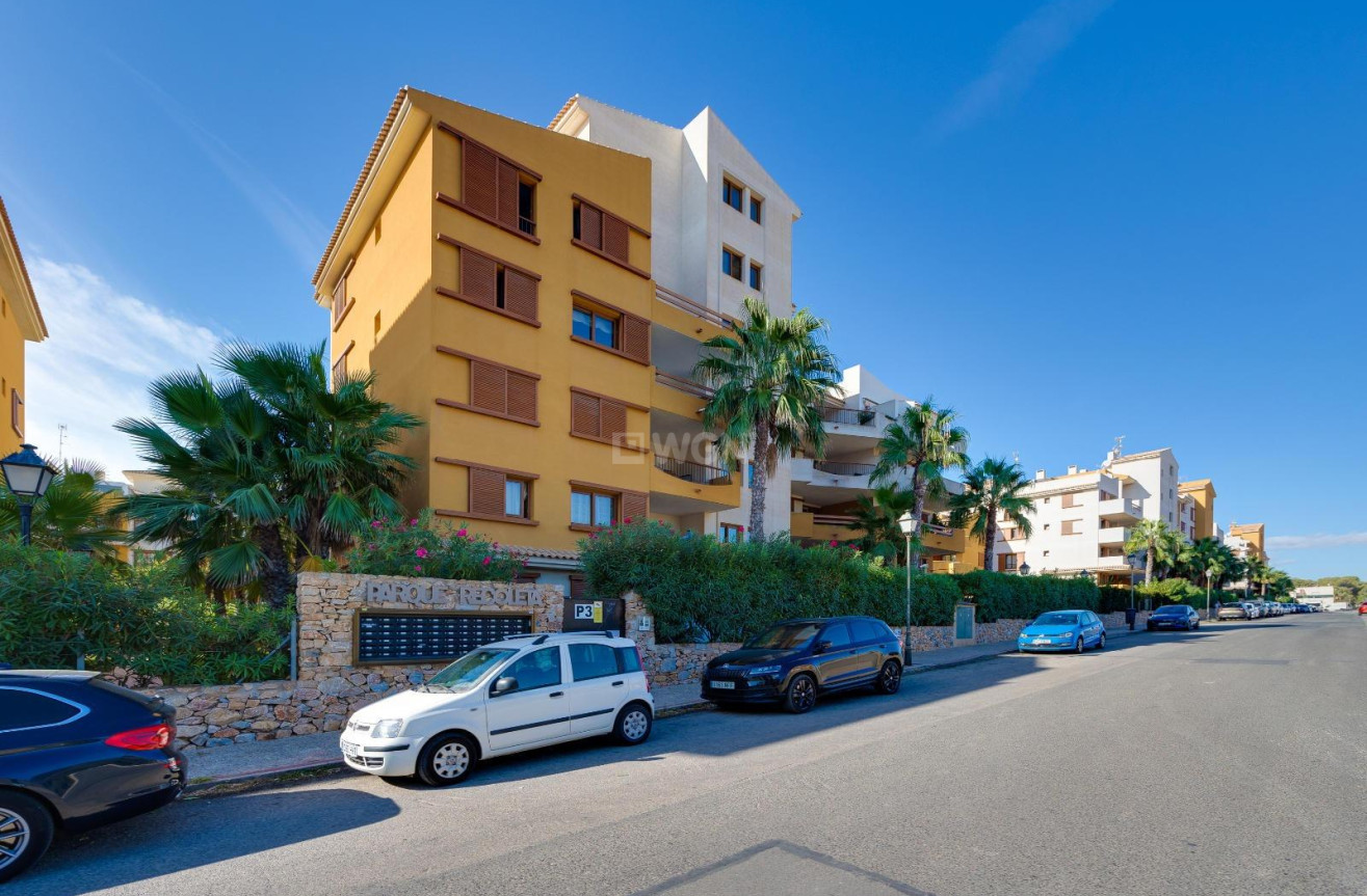 Odsprzedaż - Mieszkanie w bloku - Torrevieja - Punta Prima