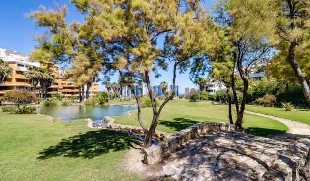 Odsprzedaż - Mieszkanie w bloku - Torrevieja - Punta Prima