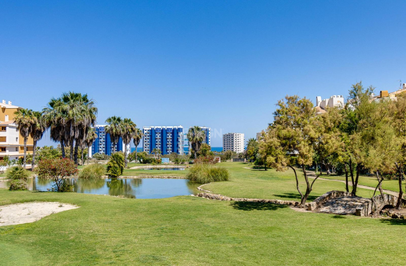 Odsprzedaż - Mieszkanie w bloku - Torrevieja - Punta Prima
