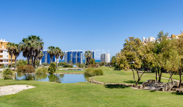 Odsprzedaż - Mieszkanie w bloku - Torrevieja - Punta Prima