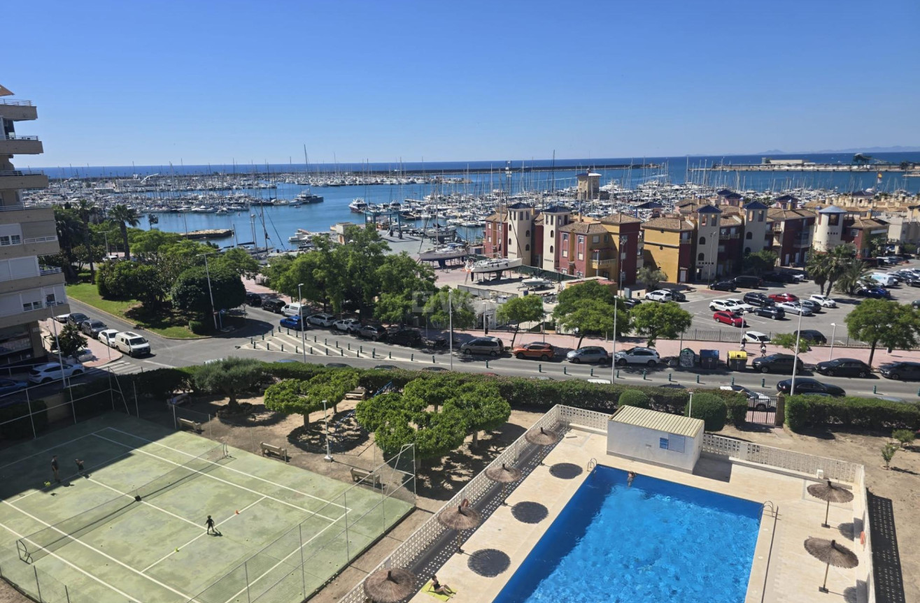 Odsprzedaż - Mieszkanie w bloku - Torrevieja - Puerto Deportivo Marina Salinas