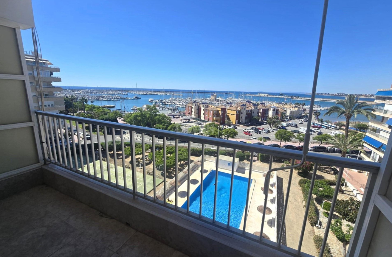 Odsprzedaż - Mieszkanie w bloku - Torrevieja - Puerto Deportivo Marina Salinas