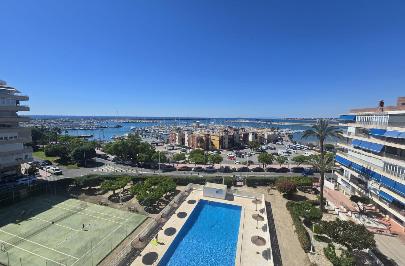 Odsprzedaż - Mieszkanie w bloku - Torrevieja - Puerto Deportivo Marina Salinas
