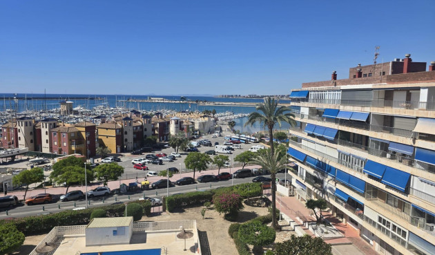 Odsprzedaż - Mieszkanie w bloku - Torrevieja - Puerto Deportivo Marina Salinas