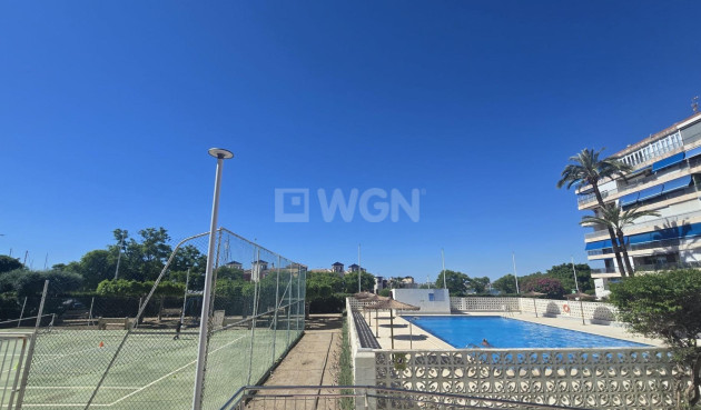 Odsprzedaż - Mieszkanie w bloku - Torrevieja - Puerto Deportivo Marina Salinas