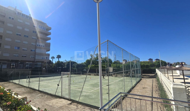 Odsprzedaż - Mieszkanie w bloku - Torrevieja - Puerto Deportivo Marina Salinas