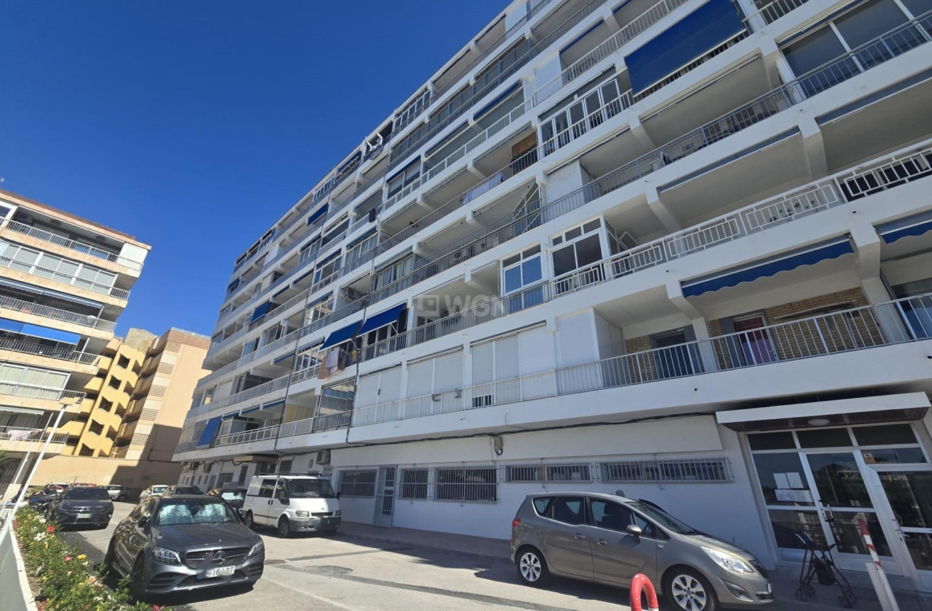 Odsprzedaż - Mieszkanie w bloku - Torrevieja - Puerto Deportivo Marina Salinas