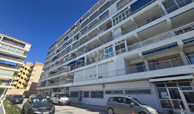 Odsprzedaż - Mieszkanie w bloku - Torrevieja - Puerto Deportivo Marina Salinas