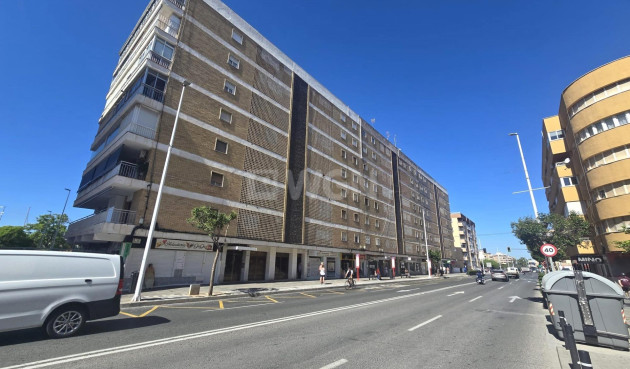 Odsprzedaż - Mieszkanie w bloku - Torrevieja - Puerto Deportivo Marina Salinas