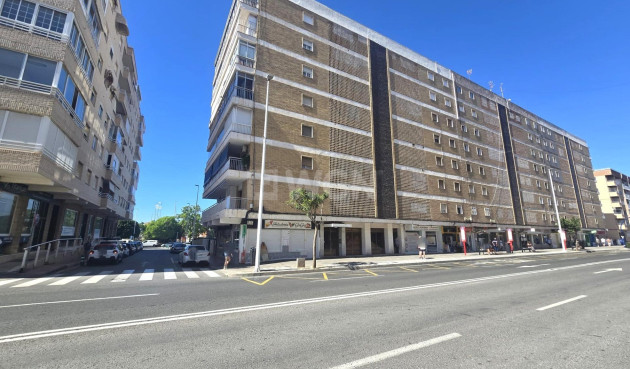 Odsprzedaż - Mieszkanie w bloku - Torrevieja - Puerto Deportivo Marina Salinas