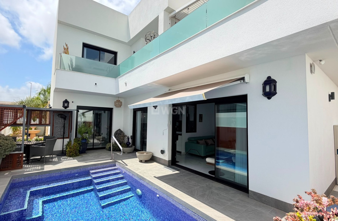 Odsprzedaż - Villa - Los Montesinos - Costa Blanca