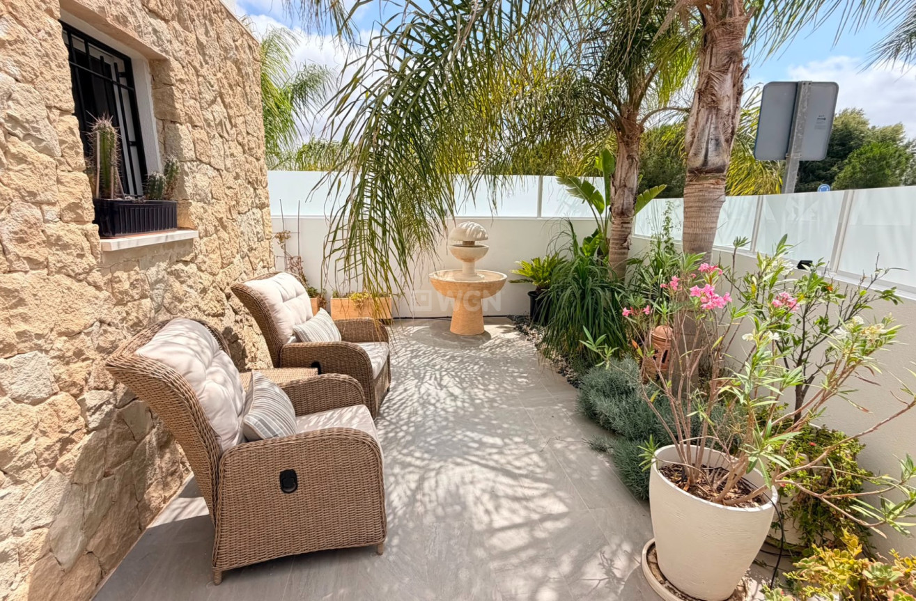 Odsprzedaż - Villa - Los Montesinos - Costa Blanca