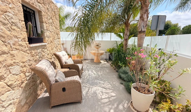 Odsprzedaż - Villa - Los Montesinos - Costa Blanca