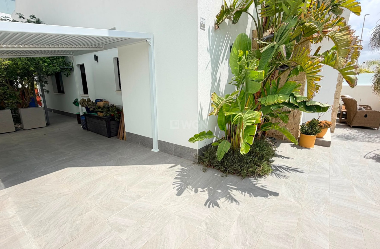 Odsprzedaż - Villa - Los Montesinos - Costa Blanca