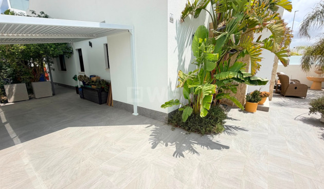 Odsprzedaż - Villa - Los Montesinos - Costa Blanca