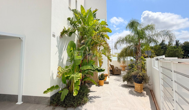 Odsprzedaż - Villa - Los Montesinos - Costa Blanca