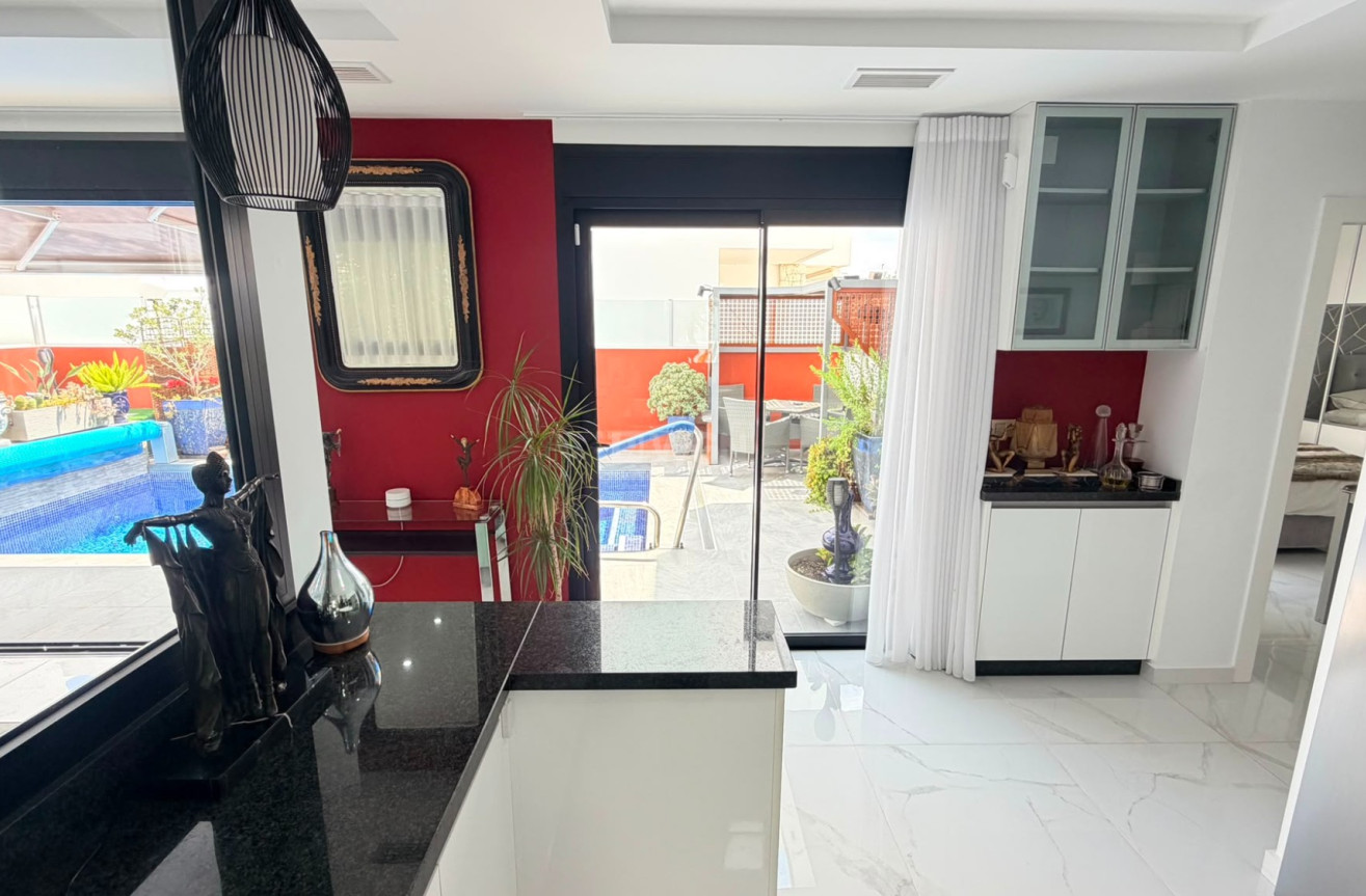 Odsprzedaż - Villa - Los Montesinos - Costa Blanca