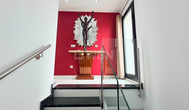 Odsprzedaż - Villa - Los Montesinos - Costa Blanca