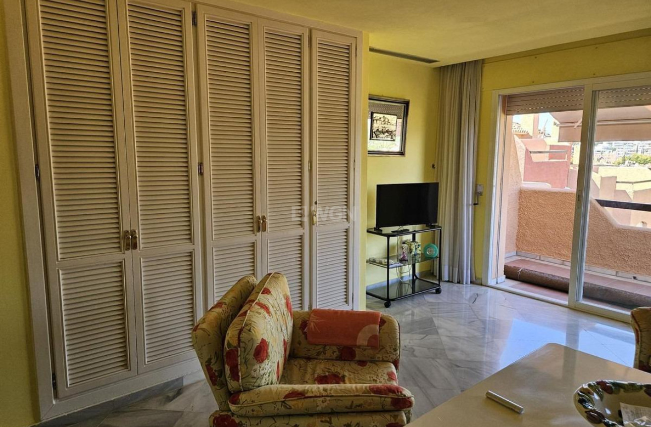 Odsprzedaż - Kamienica - Marbella - Nueva Andalucia