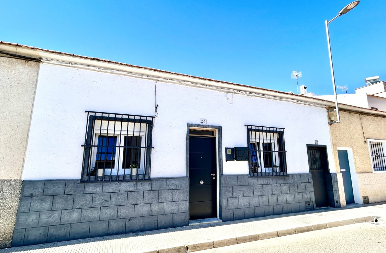 Reventa - Adosado - San Miguel de Salinas - Inland