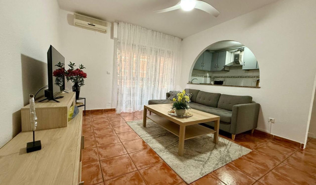 Odsprzedaż - Mieszkanie w bloku - Torrevieja - Playa del Cura