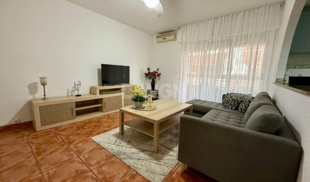 Odsprzedaż - Mieszkanie w bloku - Torrevieja - Playa del Cura