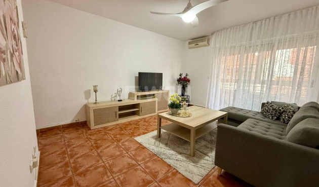 Odsprzedaż - Mieszkanie w bloku - Torrevieja - Playa del Cura