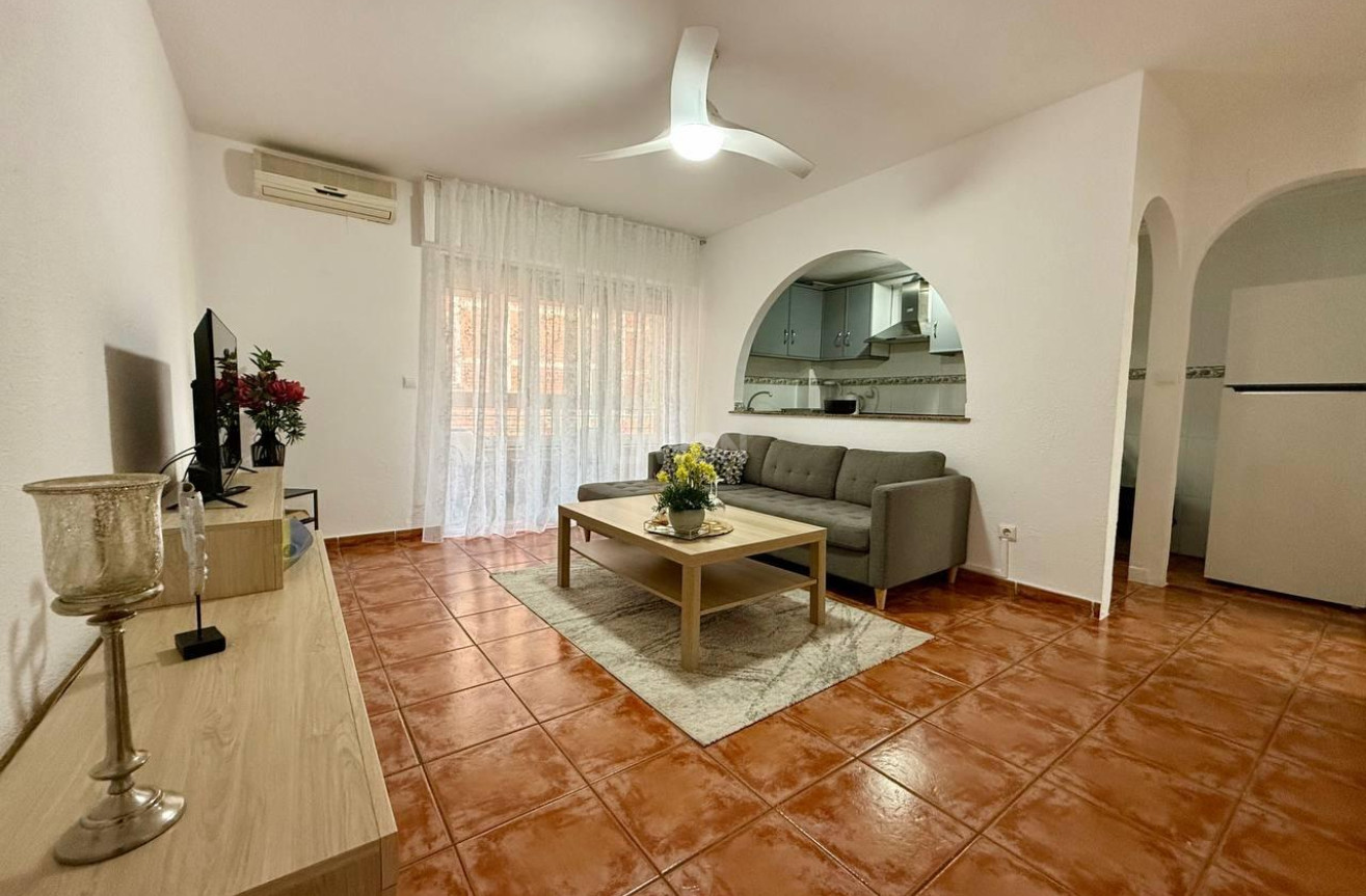 Odsprzedaż - Mieszkanie w bloku - Torrevieja - Playa del Cura