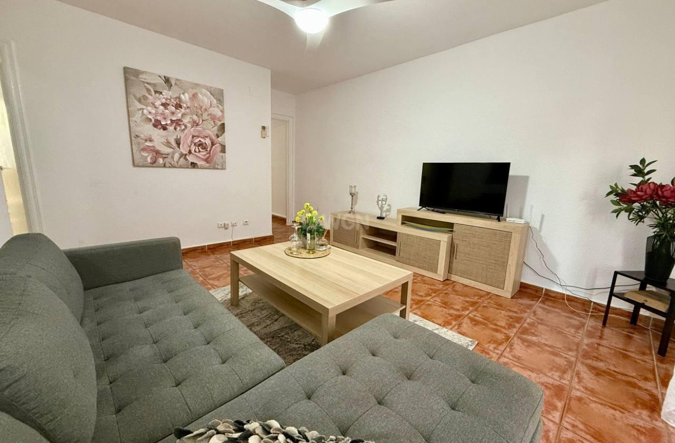Odsprzedaż - Mieszkanie w bloku - Torrevieja - Playa del Cura