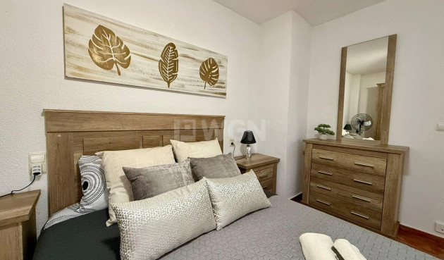 Odsprzedaż - Mieszkanie w bloku - Torrevieja - Playa del Cura