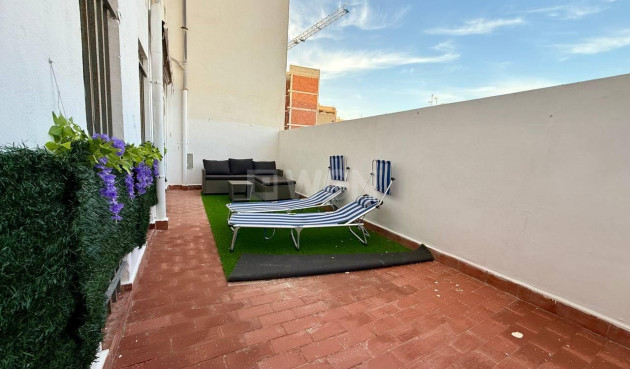 Odsprzedaż - Mieszkanie w bloku - Torrevieja - Playa del Cura