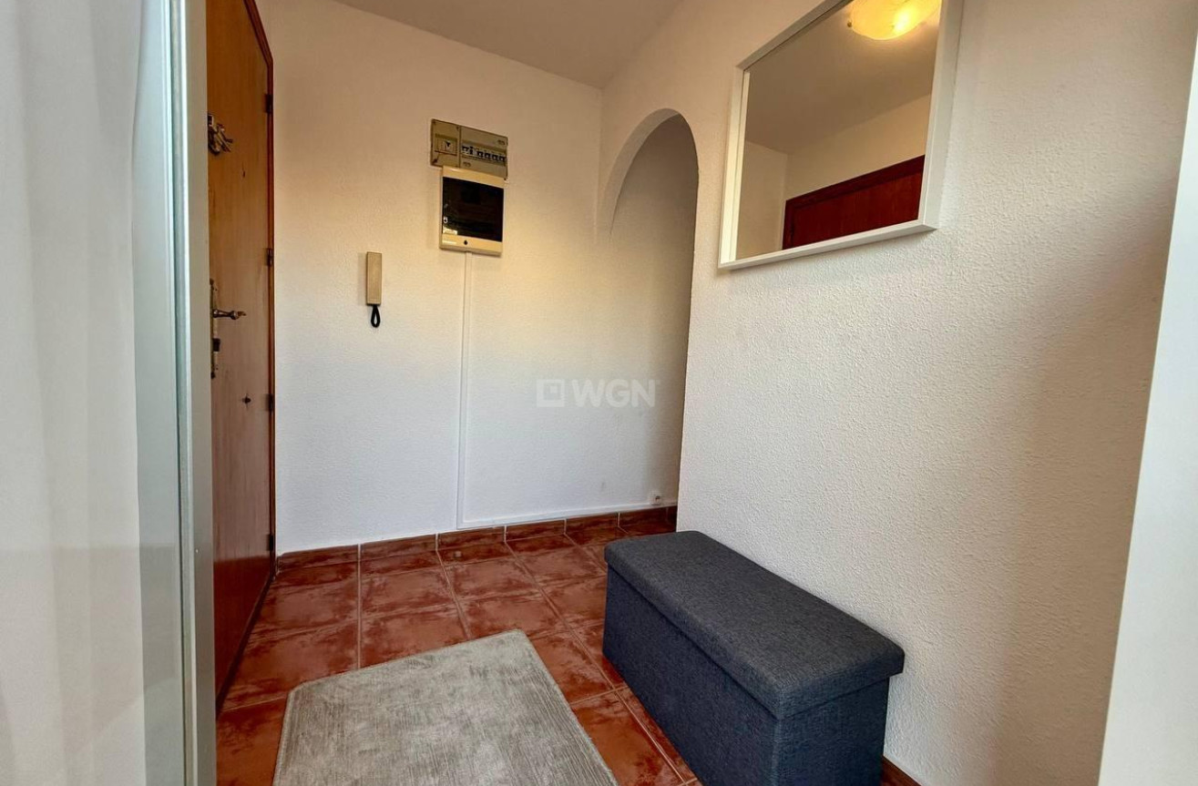 Odsprzedaż - Mieszkanie w bloku - Torrevieja - Playa del Cura