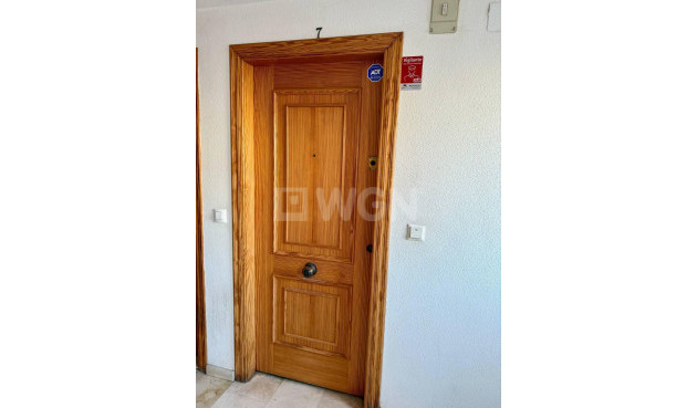 Odsprzedaż - Mieszkanie w bloku - Torrevieja - Playa del Cura