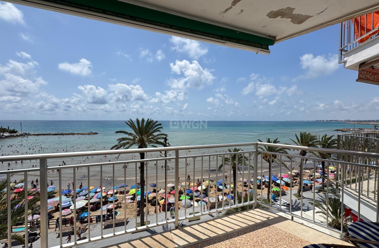 Odsprzedaż - Mieszkanie w bloku - Torrevieja - Playa del Cura