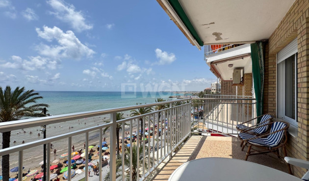 Odsprzedaż - Mieszkanie w bloku - Torrevieja - Playa del Cura