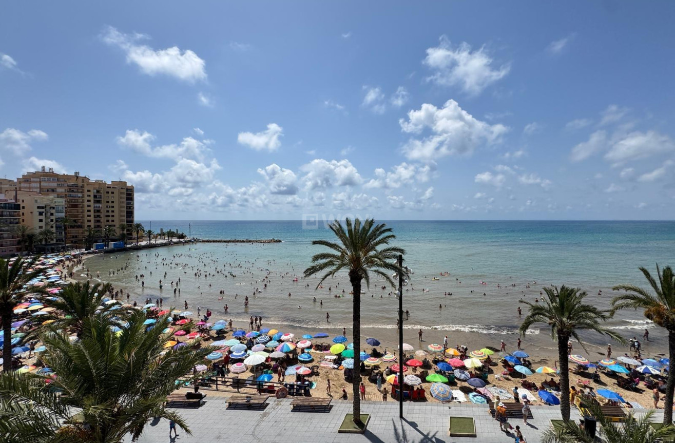 Odsprzedaż - Mieszkanie w bloku - Torrevieja - Playa del Cura