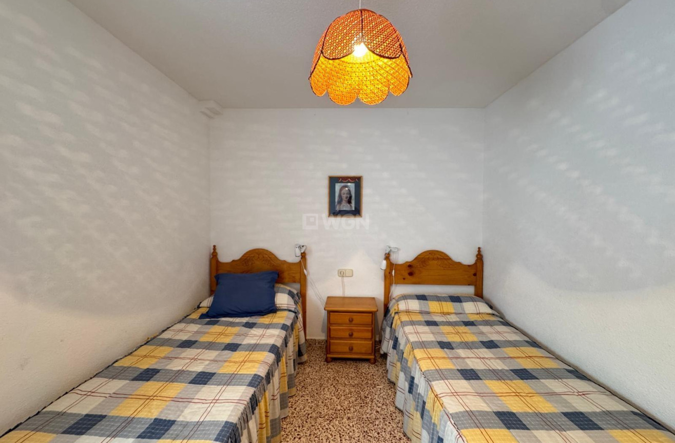 Odsprzedaż - Mieszkanie w bloku - Torrevieja - Playa del Cura