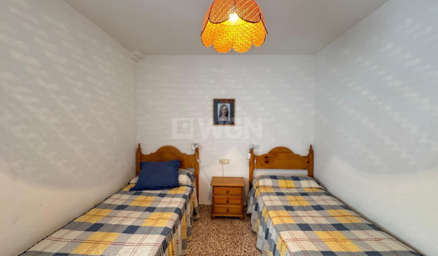 Odsprzedaż - Mieszkanie w bloku - Torrevieja - Playa del Cura