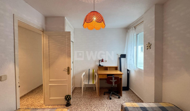 Odsprzedaż - Mieszkanie w bloku - Torrevieja - Playa del Cura