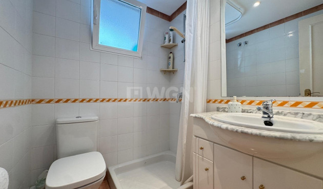 Odsprzedaż - Mieszkanie w bloku - Torrevieja - Playa del Cura