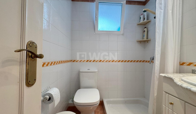 Odsprzedaż - Mieszkanie w bloku - Torrevieja - Playa del Cura