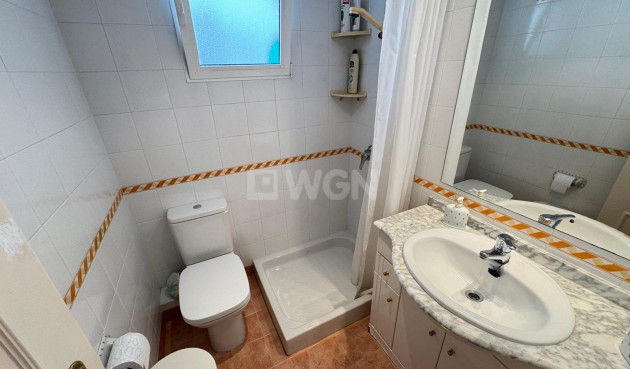 Odsprzedaż - Mieszkanie w bloku - Torrevieja - Playa del Cura