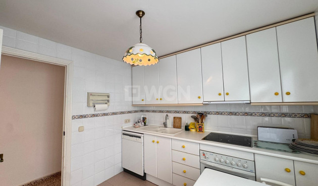 Odsprzedaż - Mieszkanie w bloku - Torrevieja - Playa del Cura