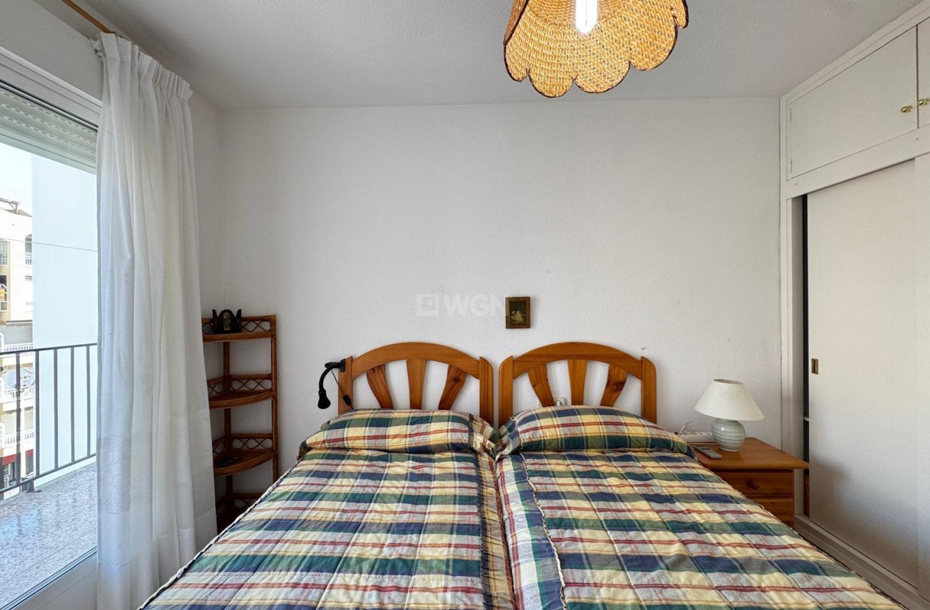 Odsprzedaż - Mieszkanie w bloku - Torrevieja - Playa del Cura
