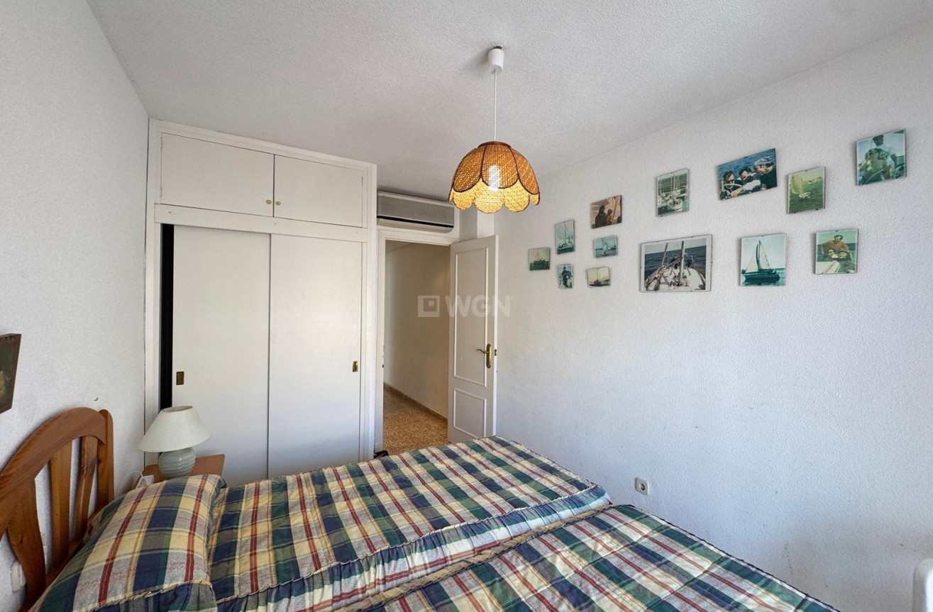 Odsprzedaż - Mieszkanie w bloku - Torrevieja - Playa del Cura