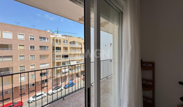 Odsprzedaż - Mieszkanie w bloku - Torrevieja - Playa del Cura