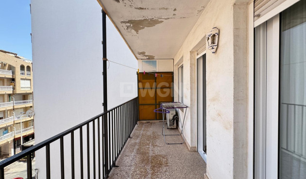 Odsprzedaż - Mieszkanie w bloku - Torrevieja - Playa del Cura
