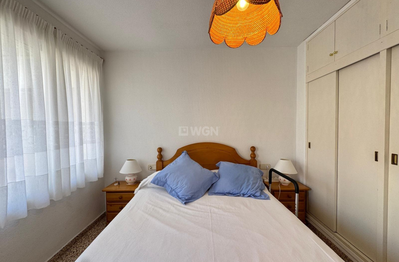 Odsprzedaż - Mieszkanie w bloku - Torrevieja - Playa del Cura