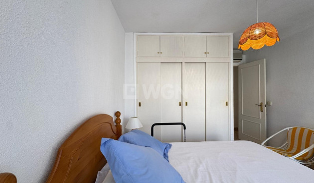Odsprzedaż - Mieszkanie w bloku - Torrevieja - Playa del Cura